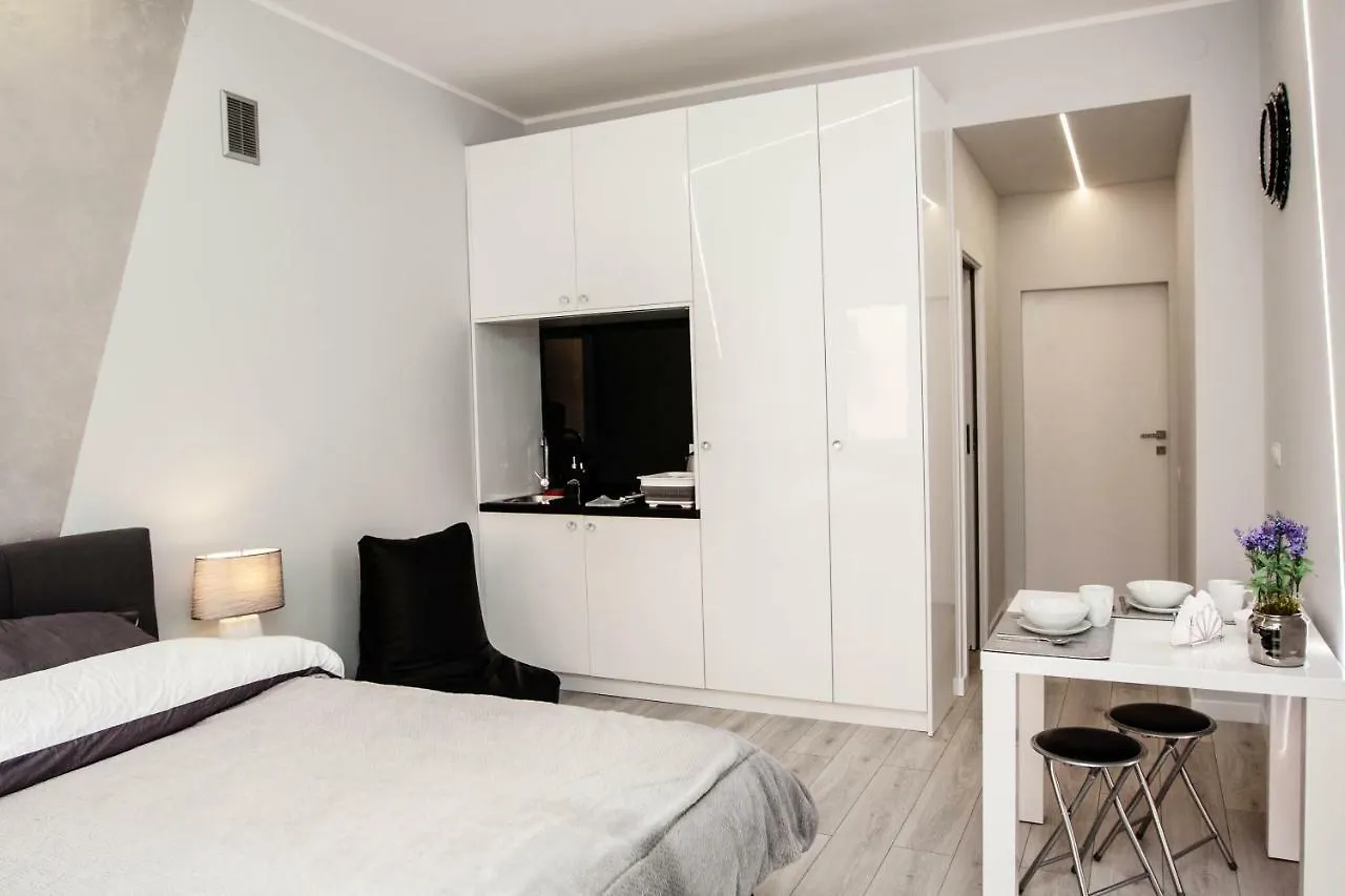 Novel Apartment Warsaw